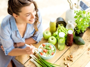 woman eating healthy food